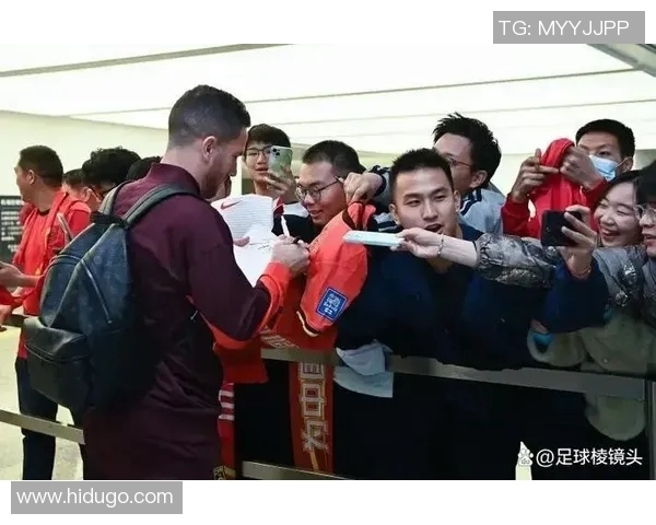 中国签约足球明星签字活动引发球迷热潮与媒体关注