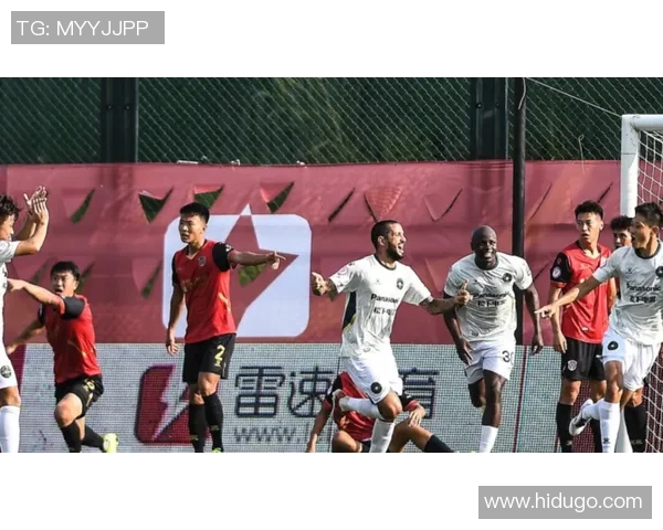 成都足球队强势领跑联赛积分榜72分领先其他球队争夺冠军